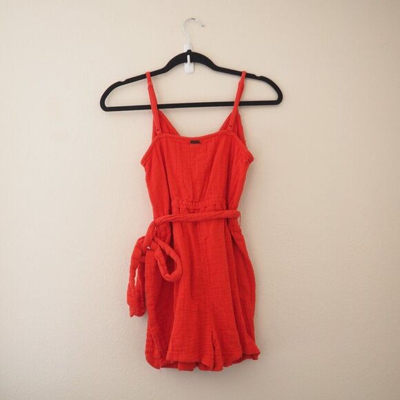 ! Billabong Red Linger On Spaghetti Strap Sleeveless Textured Romper sz M - Picture 6 of 6